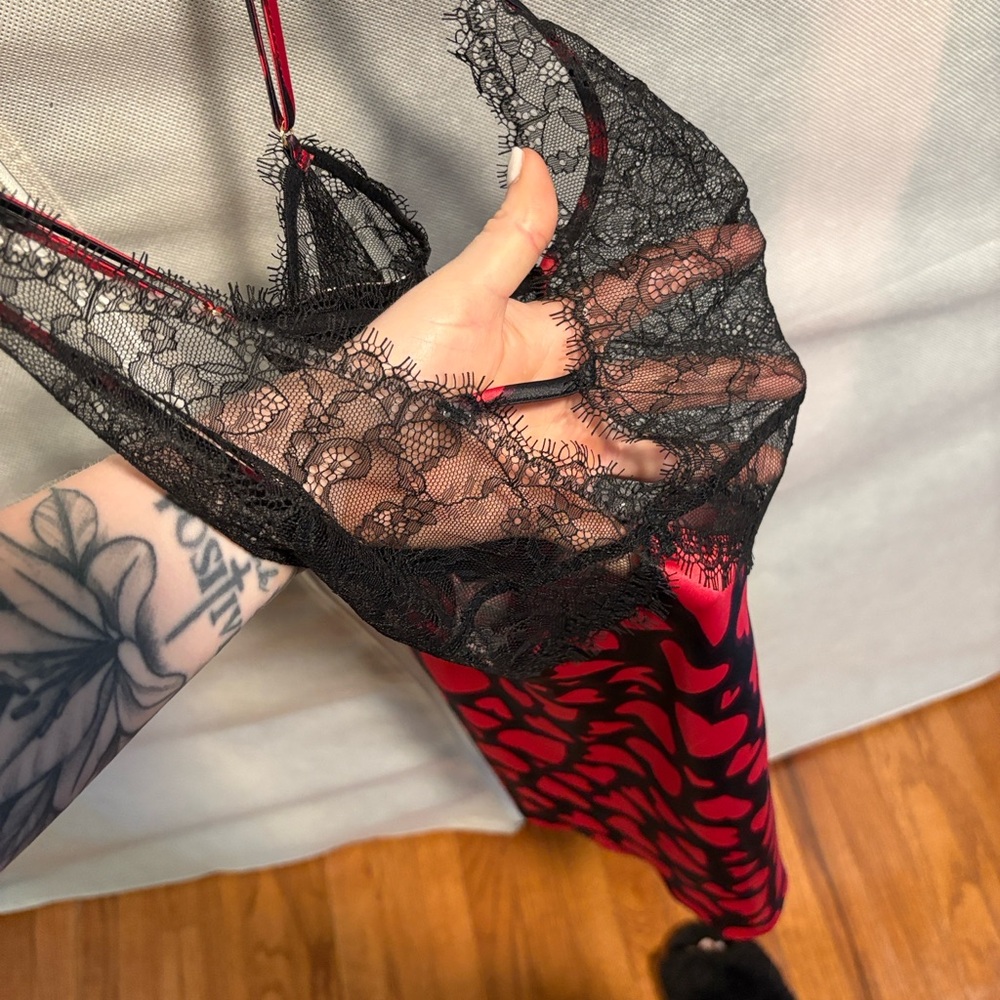 Victoria's Secret Red and Black Heart Chemise - Picture 5 of 8